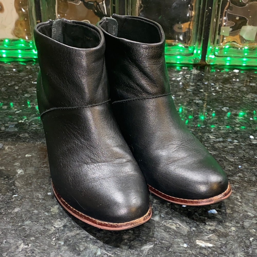 Toms Leila Black Ankle Booties with Brown Heel Size 7 - Picture 2 of 10